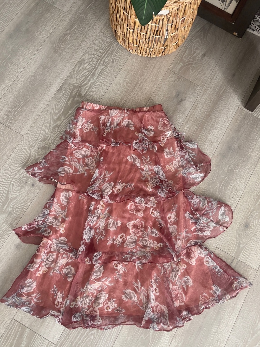 En Saison Dusty Rose Floral Tiered Ruffle Midi Skirt